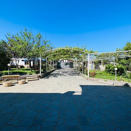 Big House Hotel Tbilisi Luaran gambar