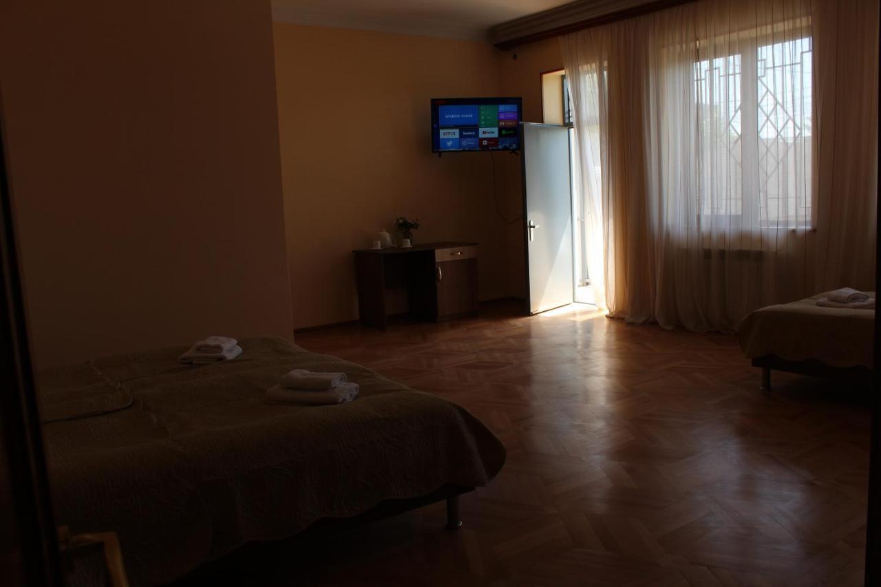 Big House Hotel Tbilisi Luaran gambar